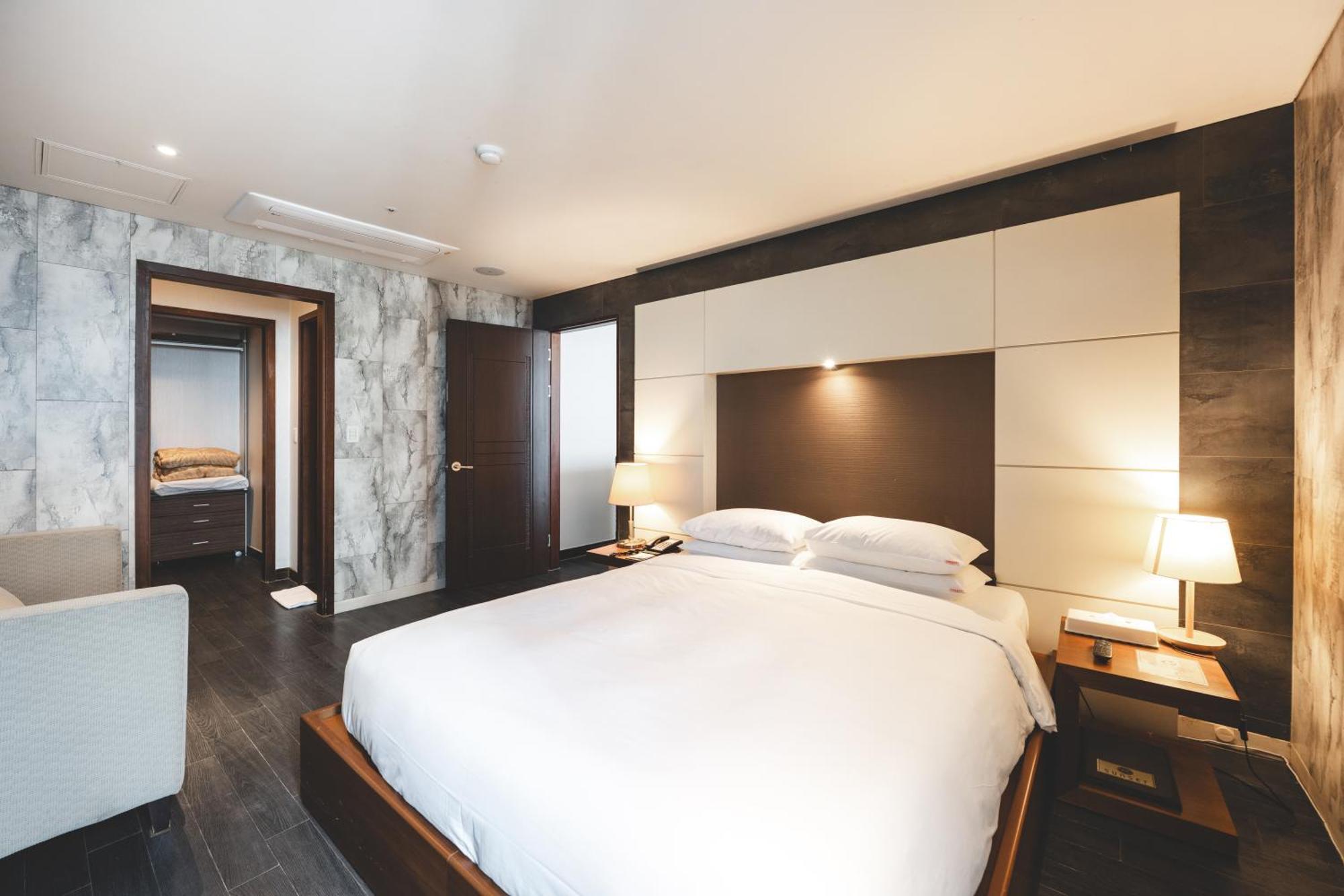 Sunset Hotel Busan Rum bild